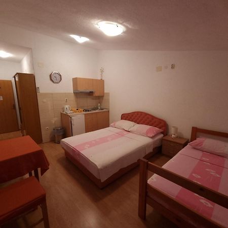 Apartments Cipetic Kaštela エクステリア 写真