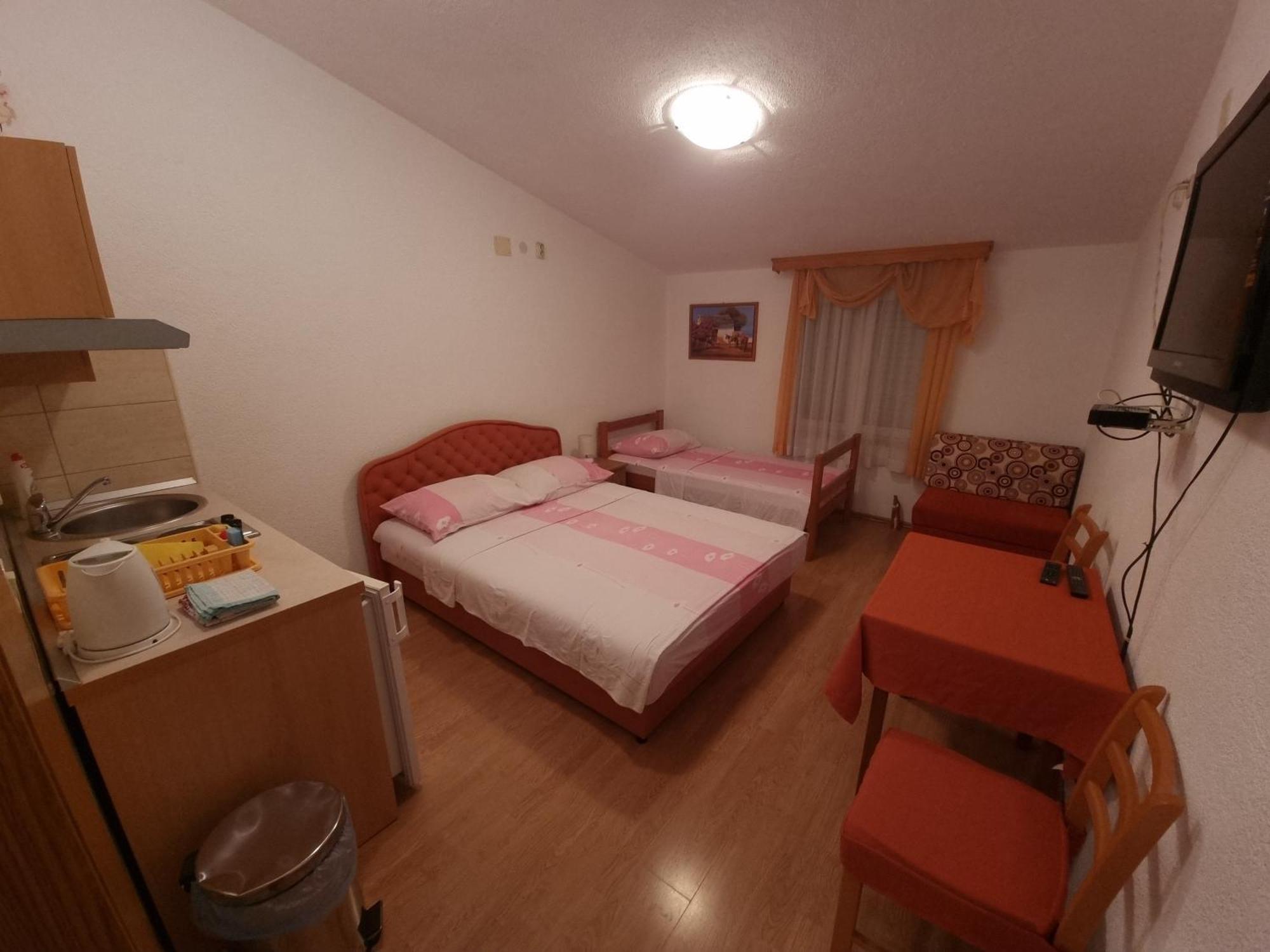 Apartments Cipetic Kaštela エクステリア 写真