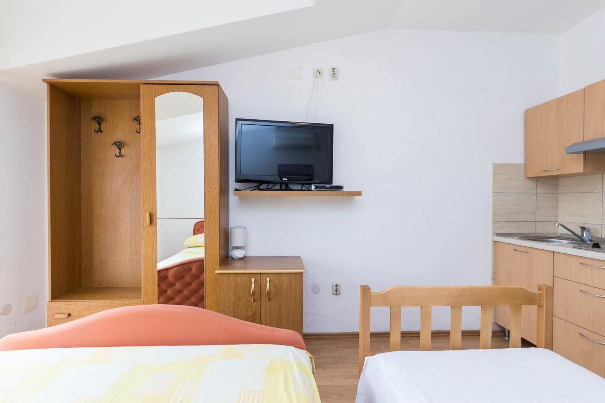 Apartments Cipetic Kaštela エクステリア 写真